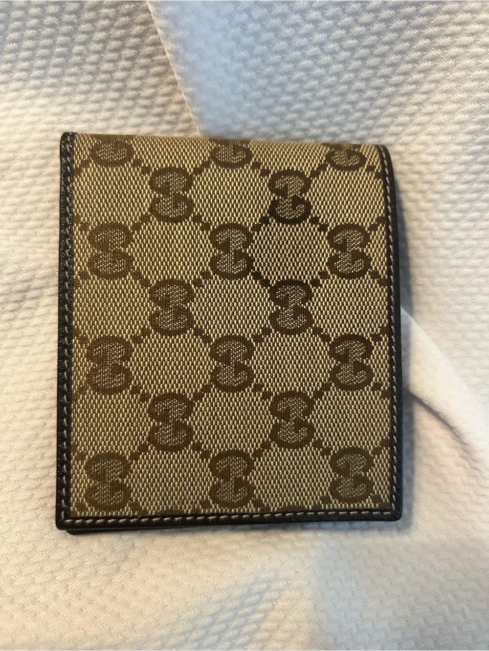 BRAND NEW Gucci Bi-Fold Wallet